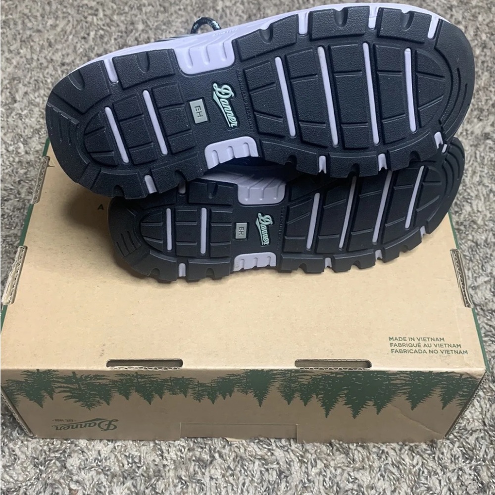 NWT Women’s Danner Run Time 3” Teal NMT Safety Toed Work Shoes Sz‎ 5 - Picture 7 of 8
